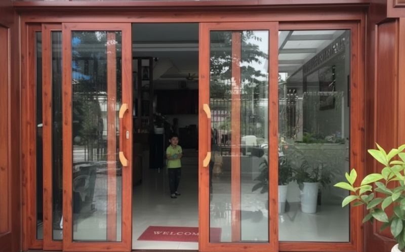 Cửa trượt quay màu gỗ chính hãng GIÁ TỐT tại Đà Nẵng