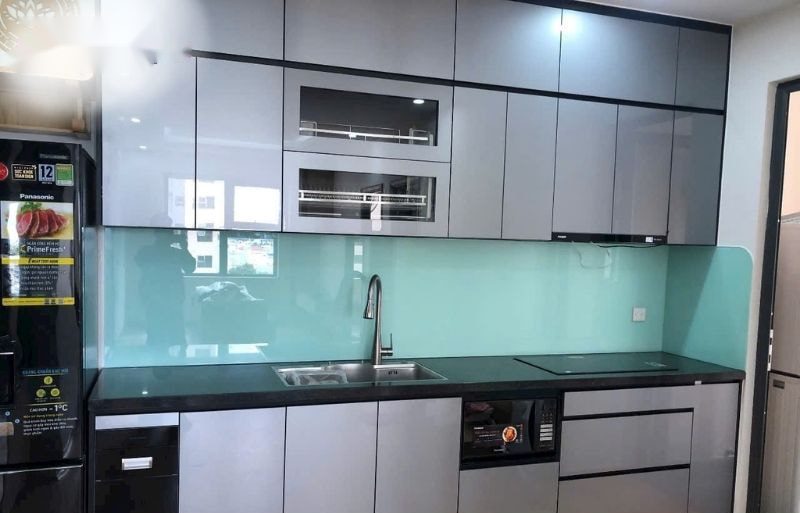 Kính bếp xanh ngọc