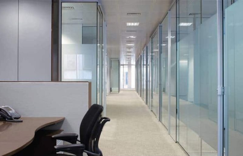 Vách kính cường lực văn phòng
