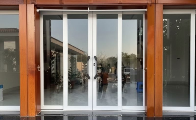 Cửa trượt quay màu trắng CHÍNH HÃNG tại Đà Nẵng