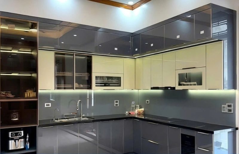 Tủ bếp inox cánh kính cường lực bảo hành lâu dài