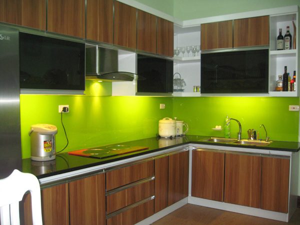 Tủ bếp nhôm kính màu