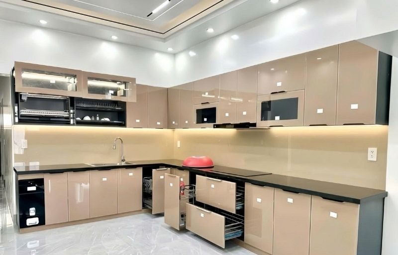 Tủ bếp nhôm hợp kim cánh kính hiện đại