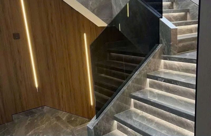 Cầu thang kính mẫu 3 GIÁ RẺ & THỢ GIỎI tại Đà Nẵng