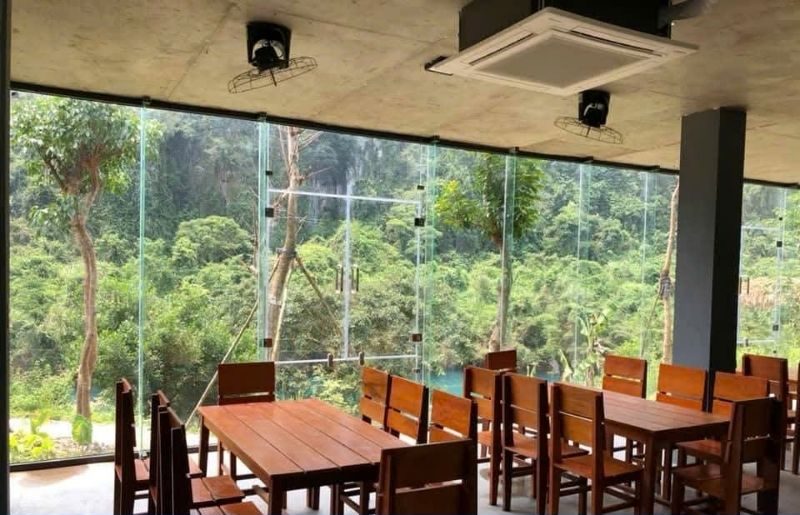 Vách kính cường lực 10ly (10mm) trắng báo giá TỐT nhất