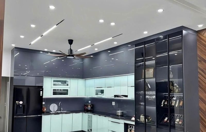 Tủ bếp inox cánh kính cường lực bảo hành lâu dài