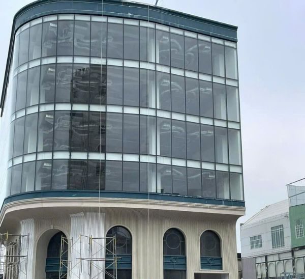 Vách kính mặt dựng nhà cao tầng, cao ốc chuẩn nhất 2026
