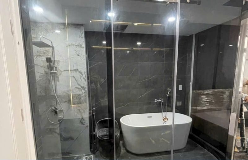 Vách kính phòng tắm hiện đại mới nhất 2026