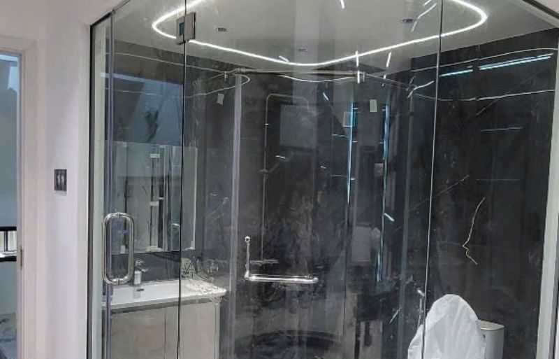 Vách kính phòng tắm hiện đại mới nhất 2026