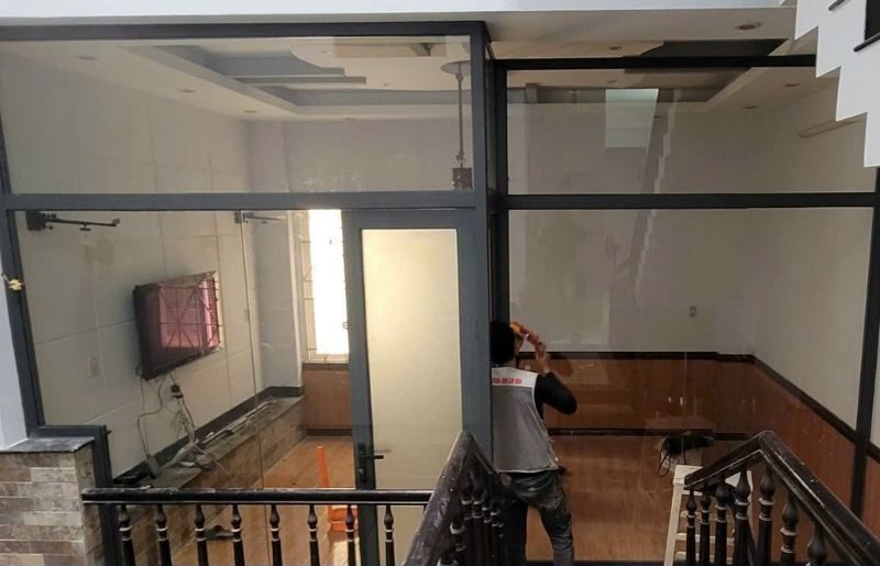 Vách nhôm xingfa kính cường lực cố định chuẩn nhất