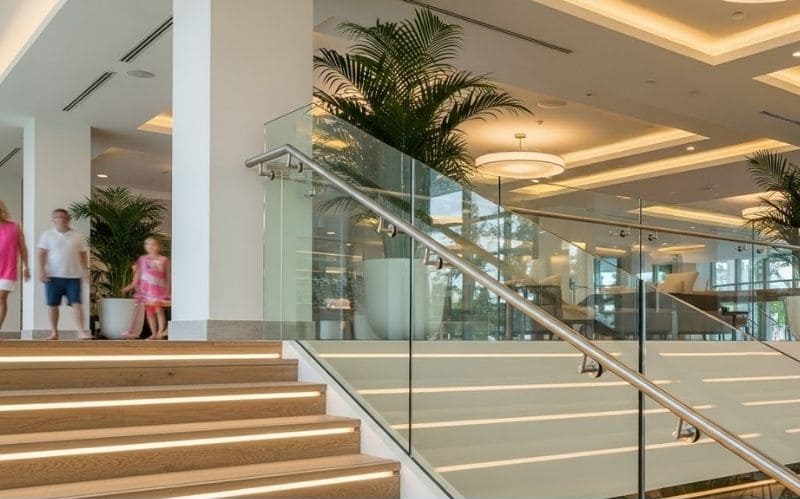 Lắp đặt lan can kính cho khu nghỉ mát cao cấp THỢ GIỎI tại Đà Nẵng