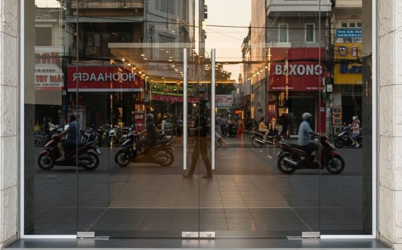 Cửa kính lề sàn 2 cánh mở quay GIÁ RẺ năm 2026 tại Đà Nẵng