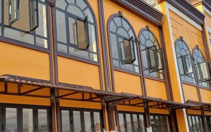 Vách kính cường lực mặt tiền trọn gói GIÁ RẺ tại Đà Nẵng