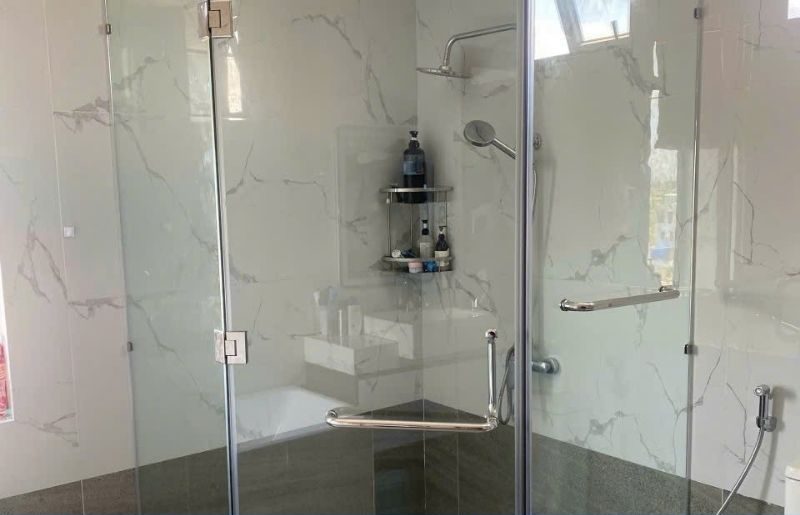 Vách kính phòng tắm hiện đại mới nhất 2026