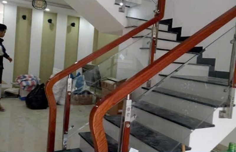 Lan can cầu thang tay vịn giả gỗ THỢ GIỎI tại Đà Nẵng