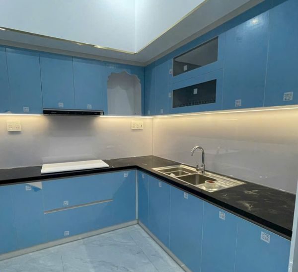 Các kính ốp bếp màu xanh biển đẹp nhất