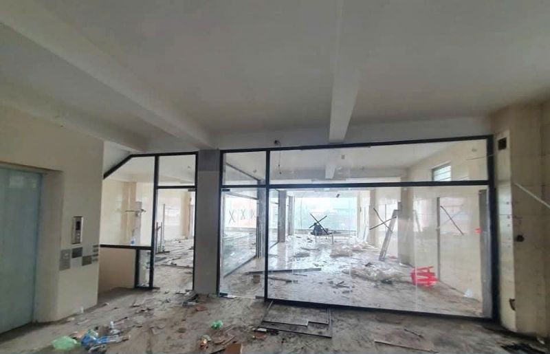 Vách nhôm xingfa kính cường lực cố định chuẩn nhất