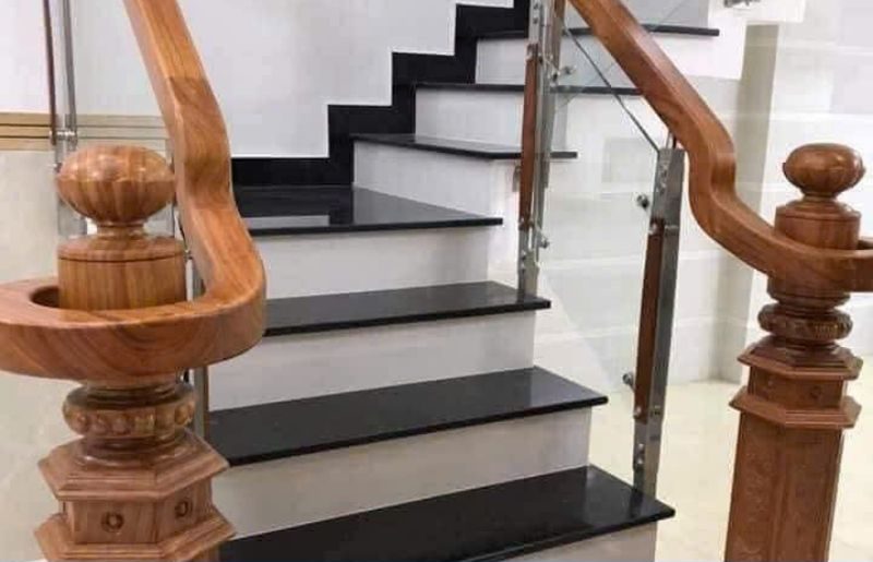 Lan can cầu thang tay vịn giả gỗ THỢ GIỎI tại Đà Nẵng
