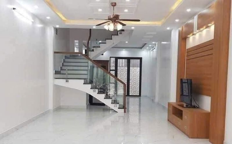Cầu thang kính mẫu 4 THỢ GIỎI giá rẻ tại Đà Nẵng