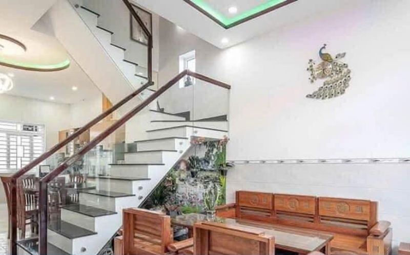 Lan can cầu thang tay vịn giả gỗ THỢ GIỎI tại Đà Nẵng